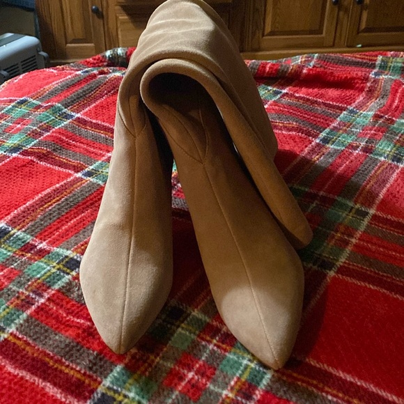 JESSICA SIMPSON Suede Tall Boots - Picture 1 of 9